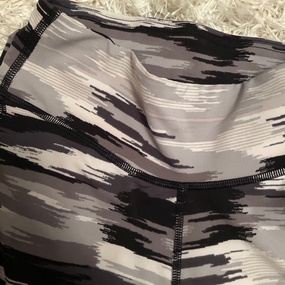 BRAND NEW NEVER WORN aerie work out leggings. - Picture 5 of 5